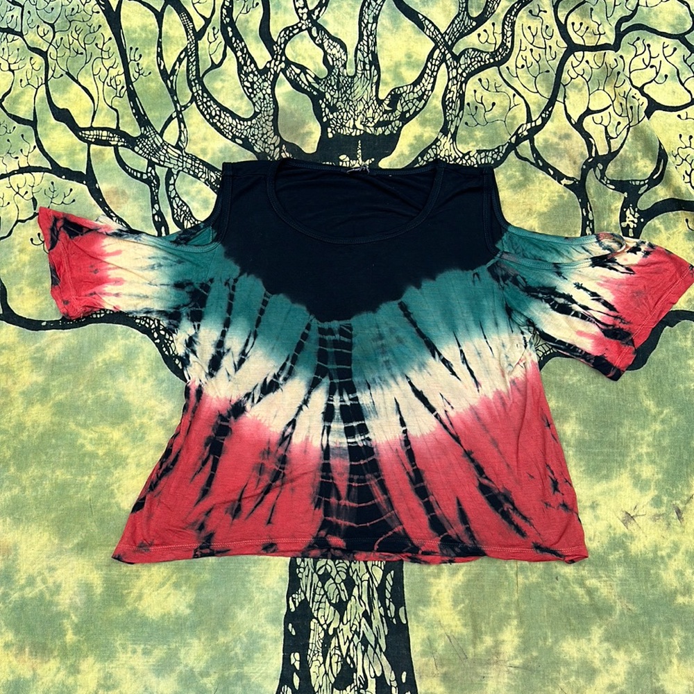 Yak & Yeti Rasta tie dye scoop neck cold shoulder batwing sleeve top Size S